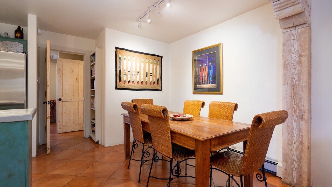 Photo of Livingroom in South Capitol