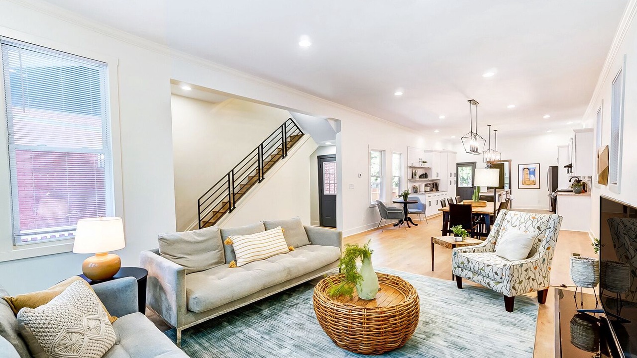 Photo of Livingroom in East Walnut HIlls