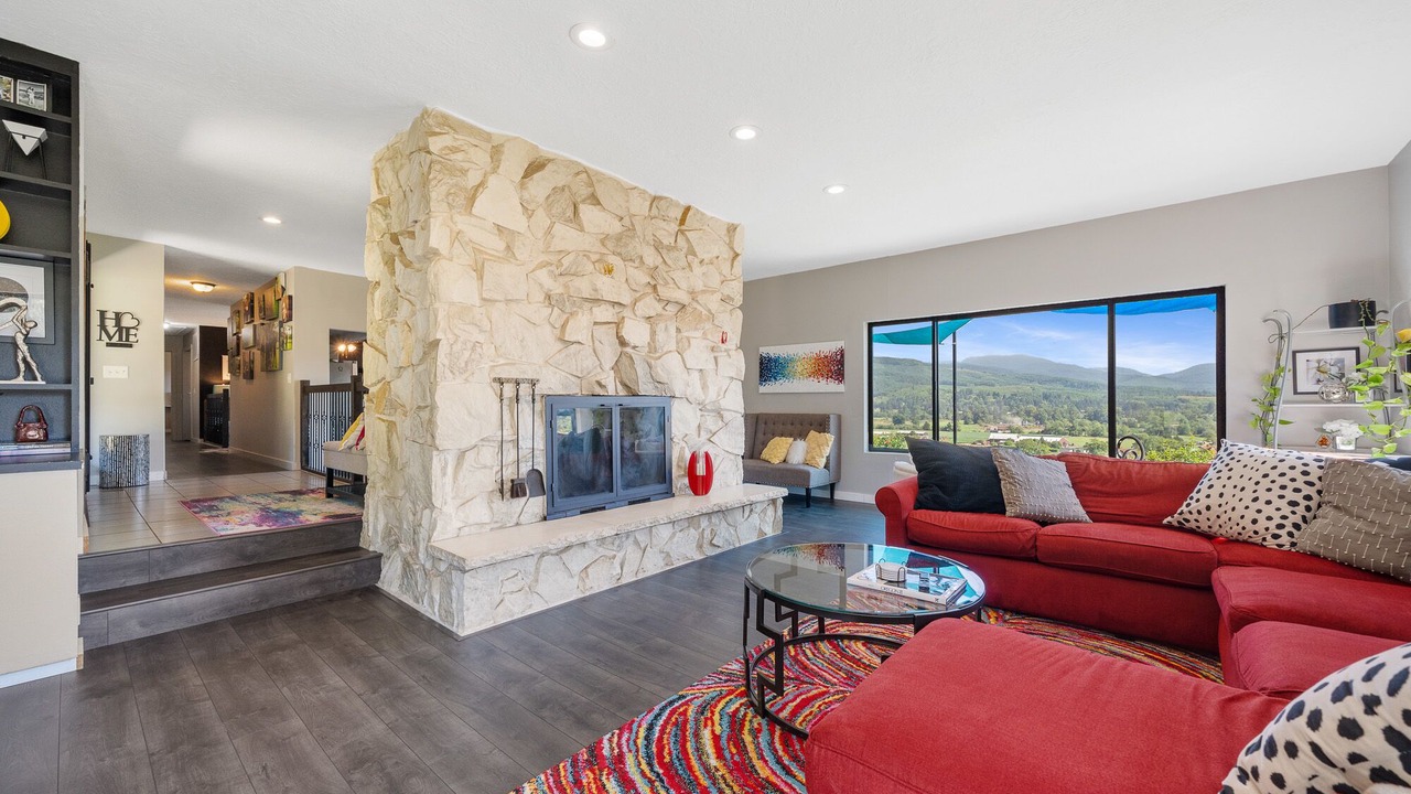 Photo of Livingroom in Tillamook