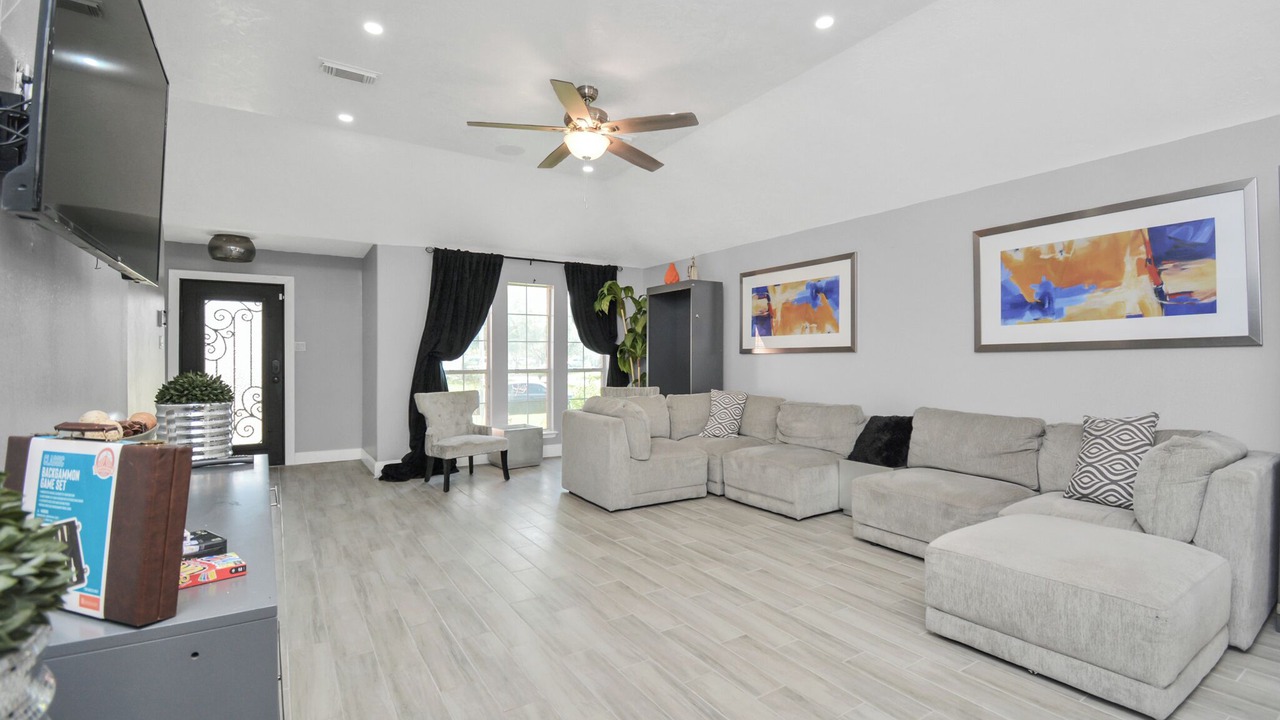 Photo of Livingroom in Houston