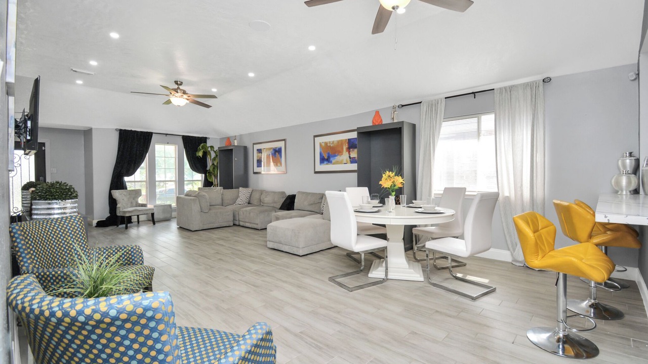 Photo of Livingroom in Houston