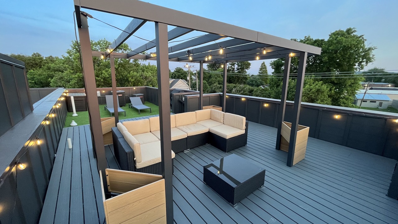 Photo of Patio Balcony in Hurwood Heights