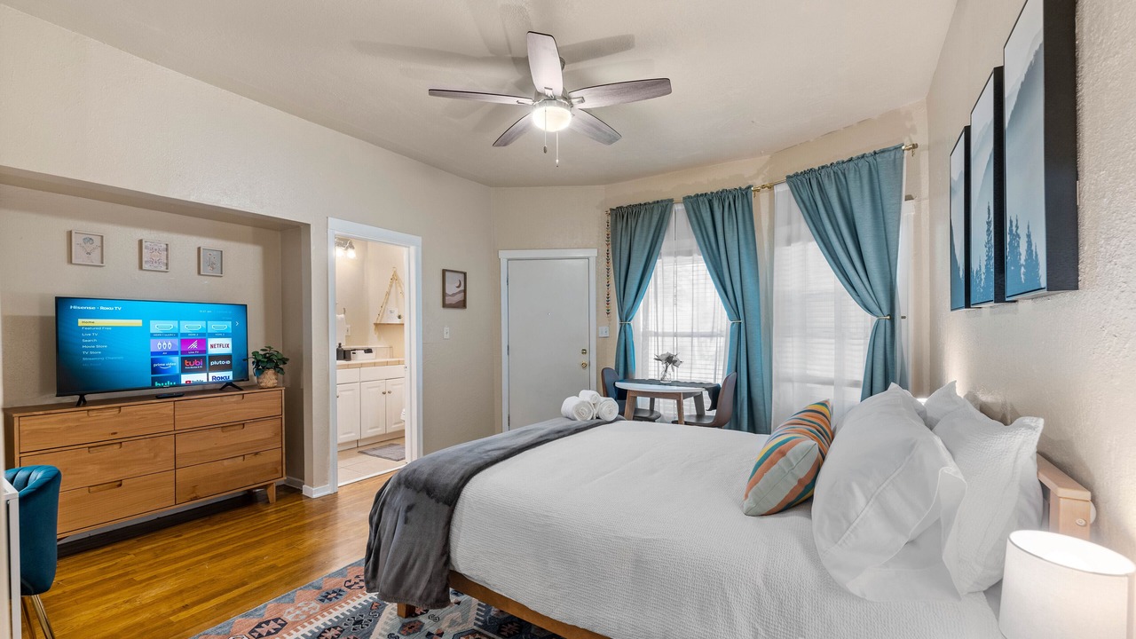 Photo of Bedroom in Midtown Sacramento