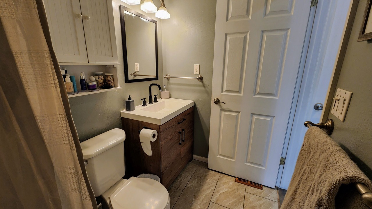 Photo of Bathroom in Morrison