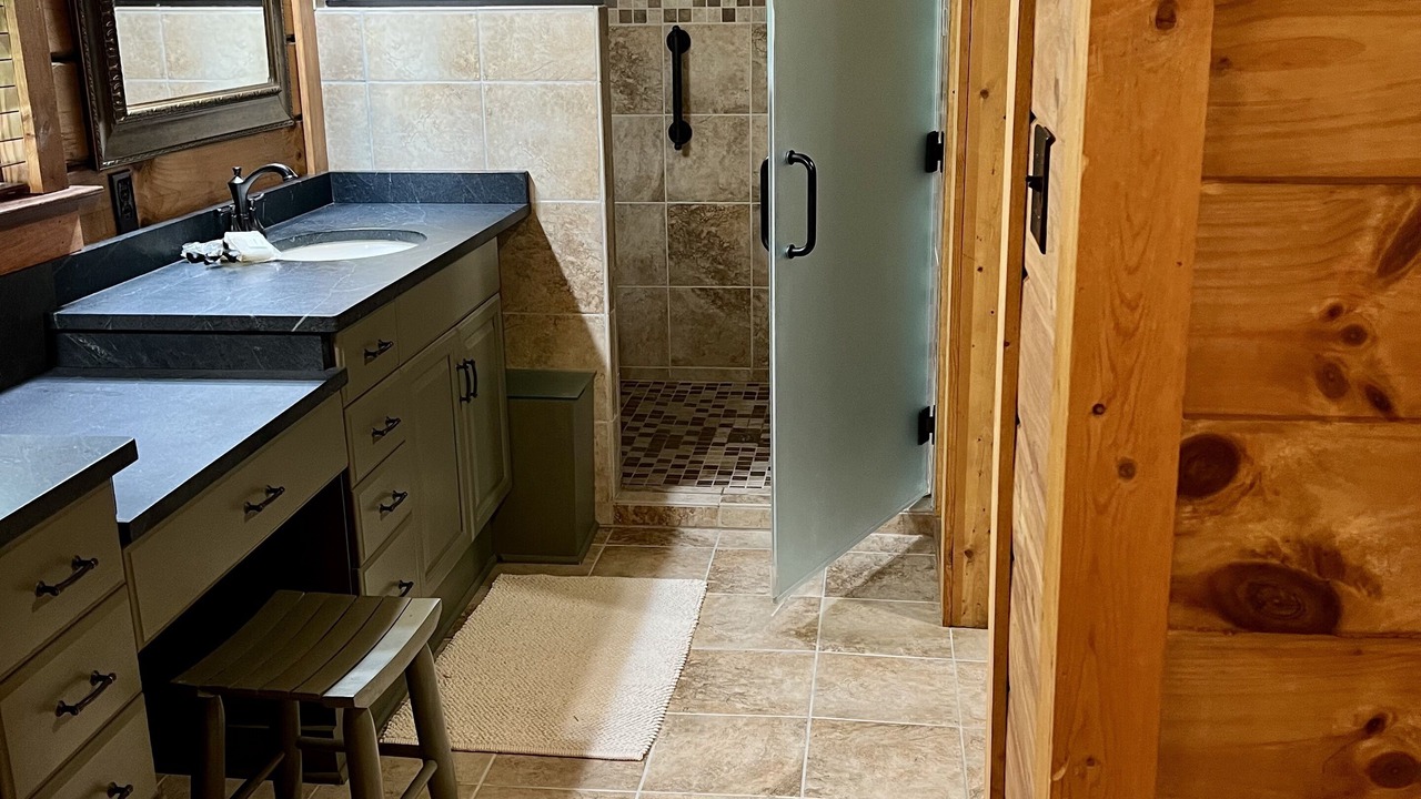Photo of Bathroom in Clifftops