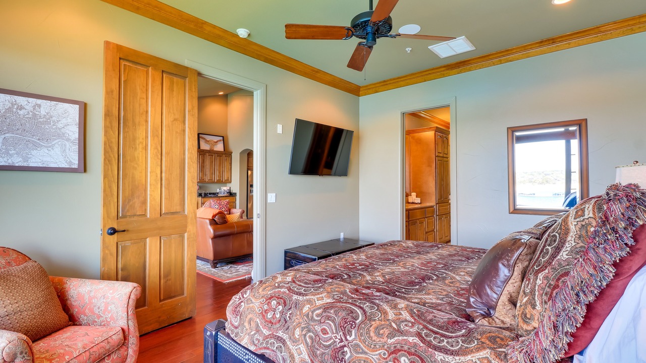 Photo of Bedroom in Lakeway