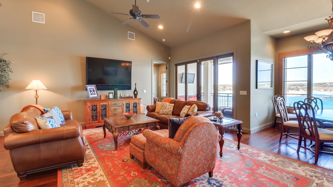 Photo of Livingroom in Lakeway