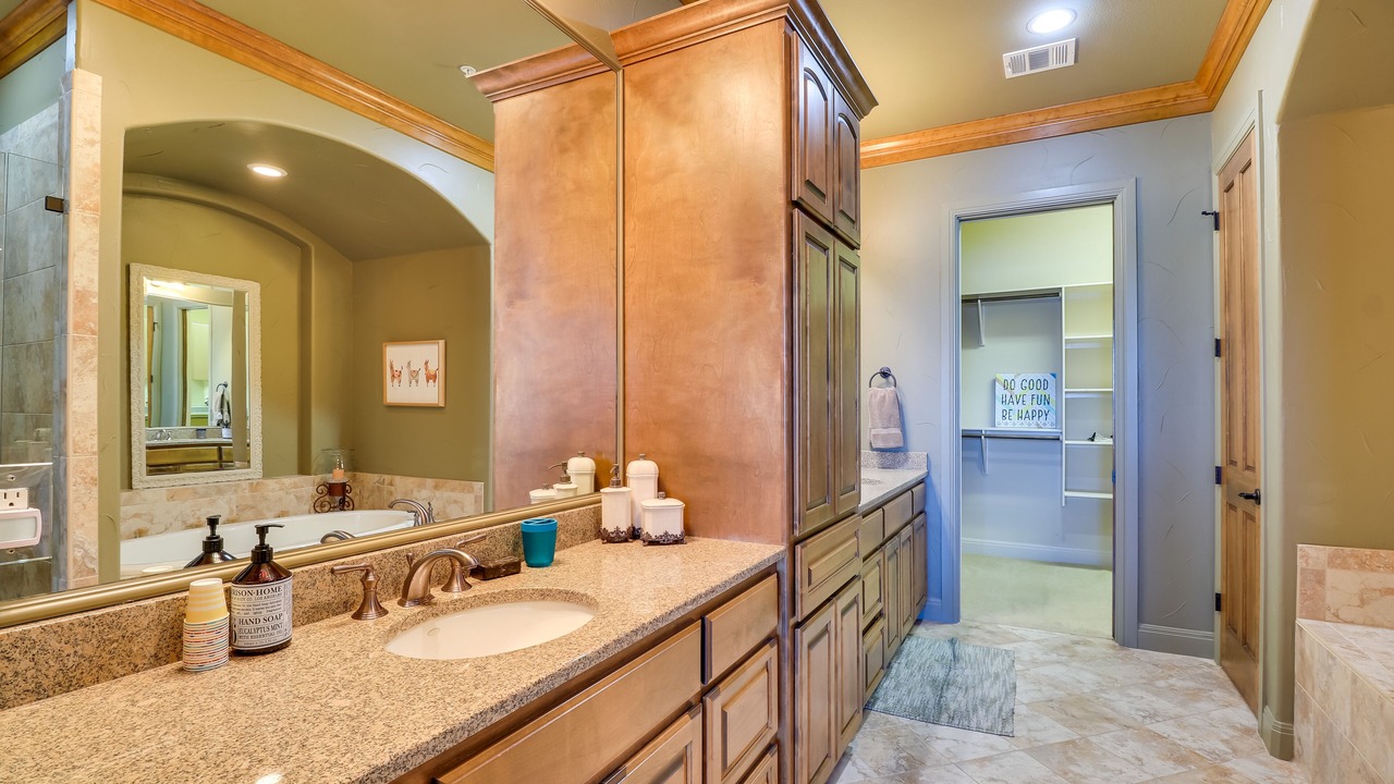 Photo of Bathroom in Lakeway