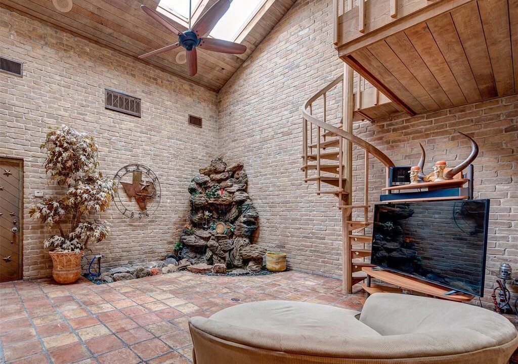 Photo of Livingroom in Uptown