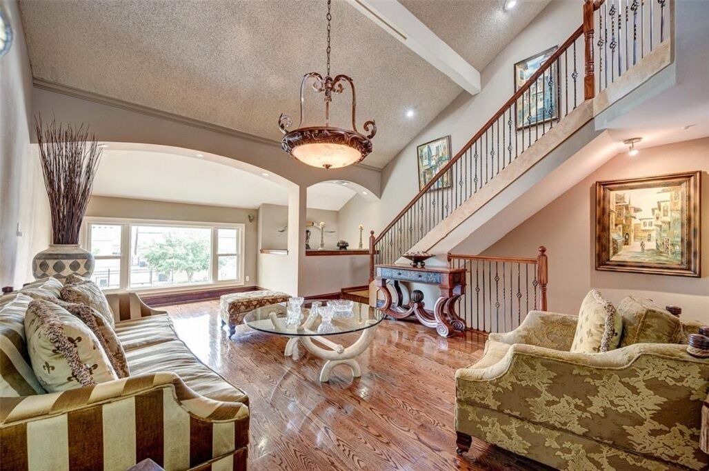 Photo of Livingroom in Uptown