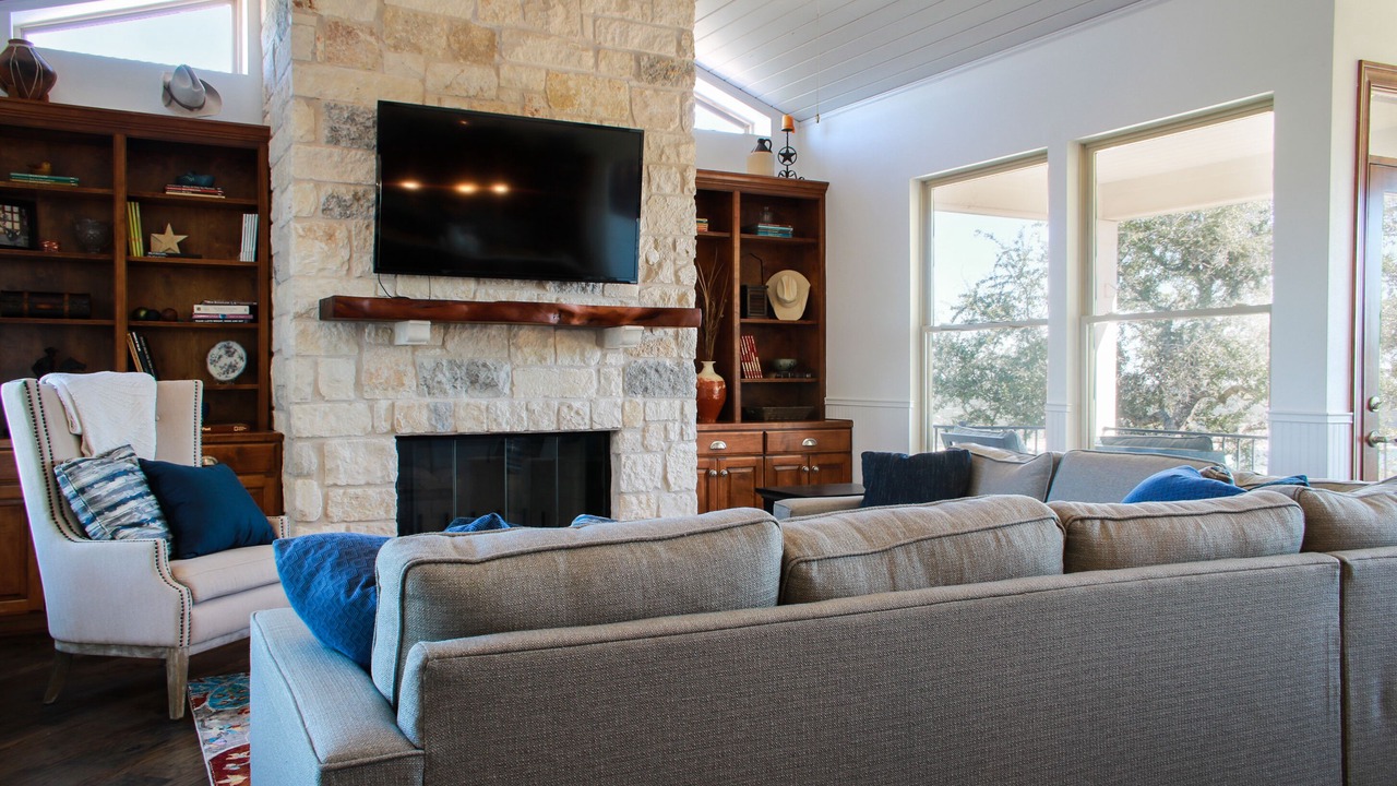 Photo of Livingroom in Northshore On Lake Travis
