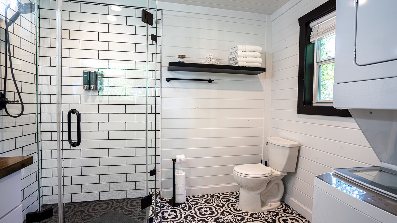 Photo of Bathroom in Canyon Lake
