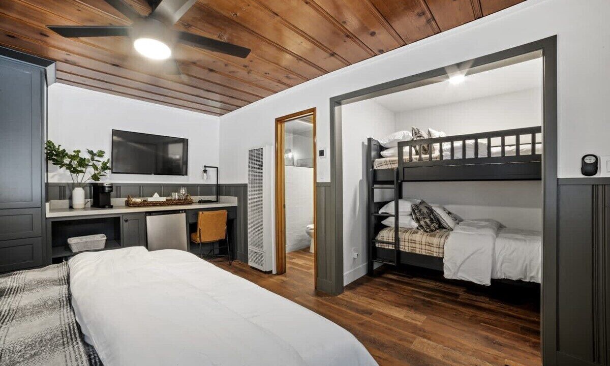 Photo of Bedroom in Tahoe Valley