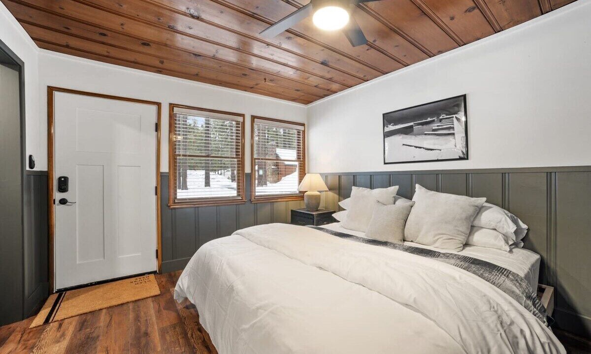 Photo of Bedroom in Tahoe Valley