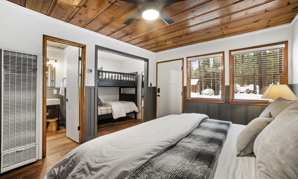 Photo of Bedroom in Tahoe Valley