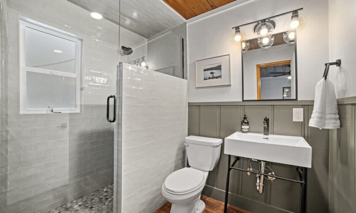 Photo of Bathroom in Tahoe Valley