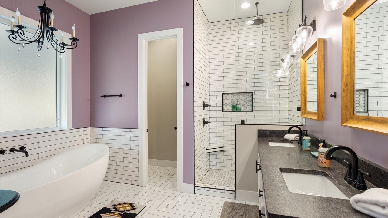 Photo of Bathroom in Chattanooga Valley
