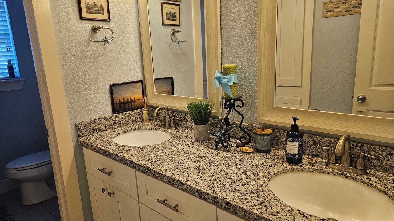 Photo of Bathroom in El Lago