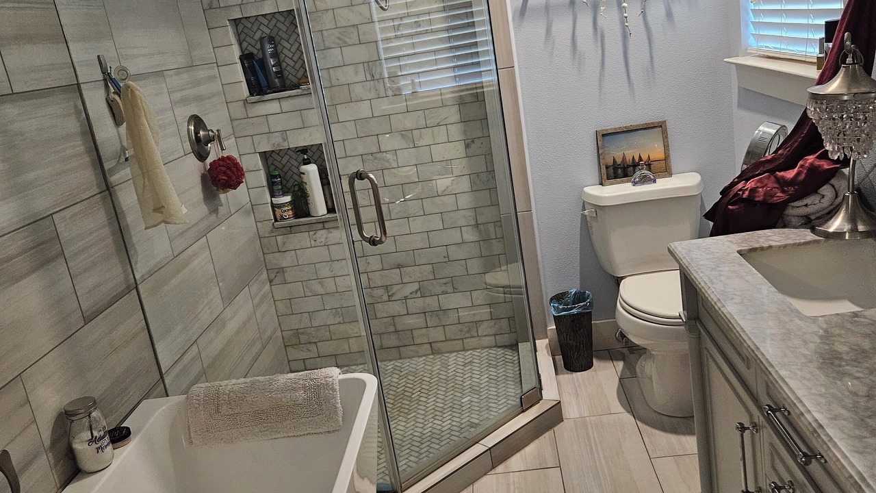 Photo of Bathroom in El Lago