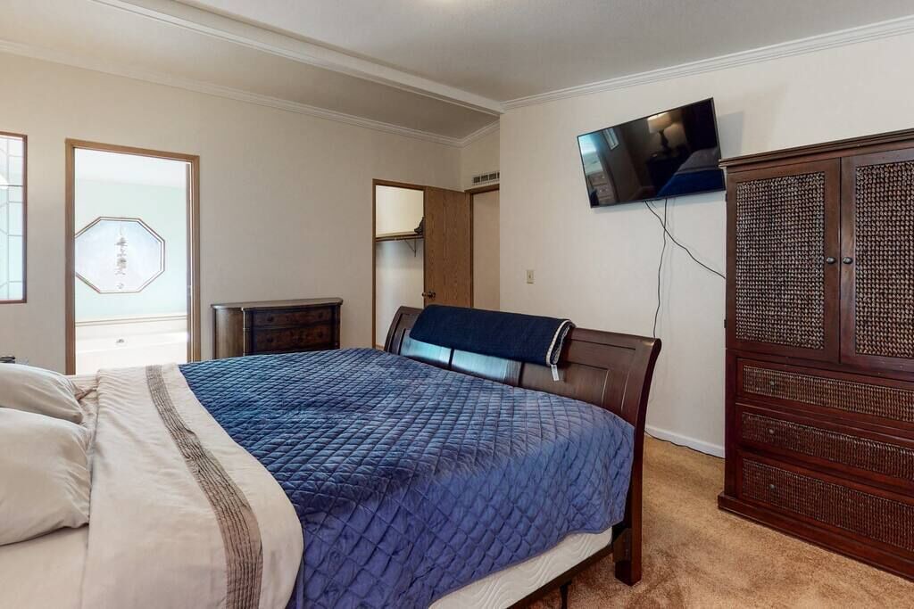 Photo of Bedroom in Harbor