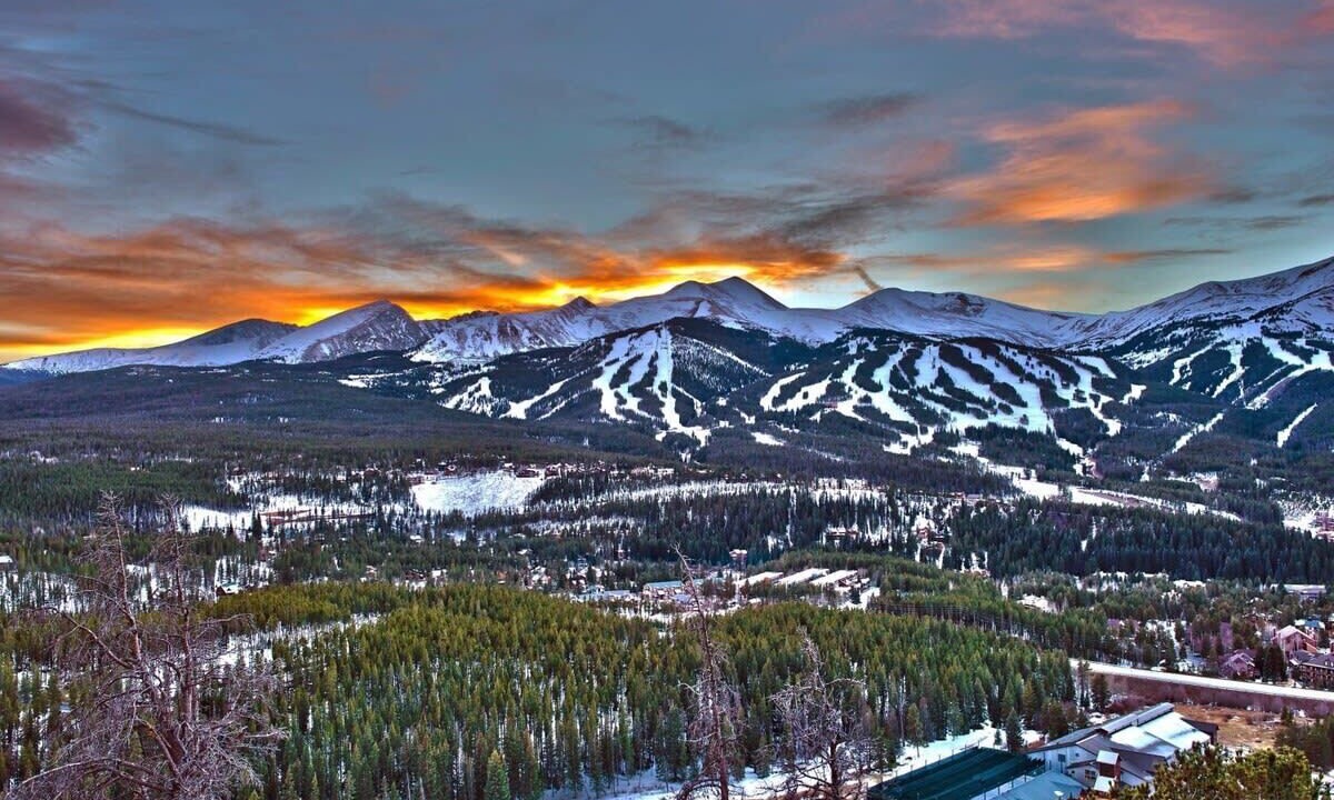 Photo of Outdoor in Peak 8