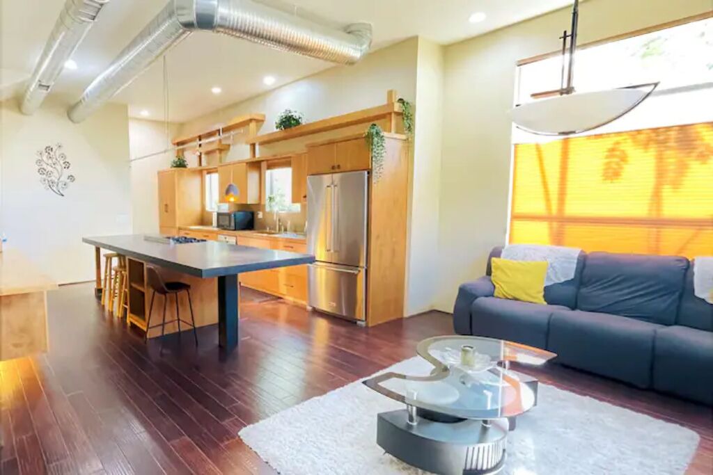 Photo of Livingroom in Downtown Sacramento