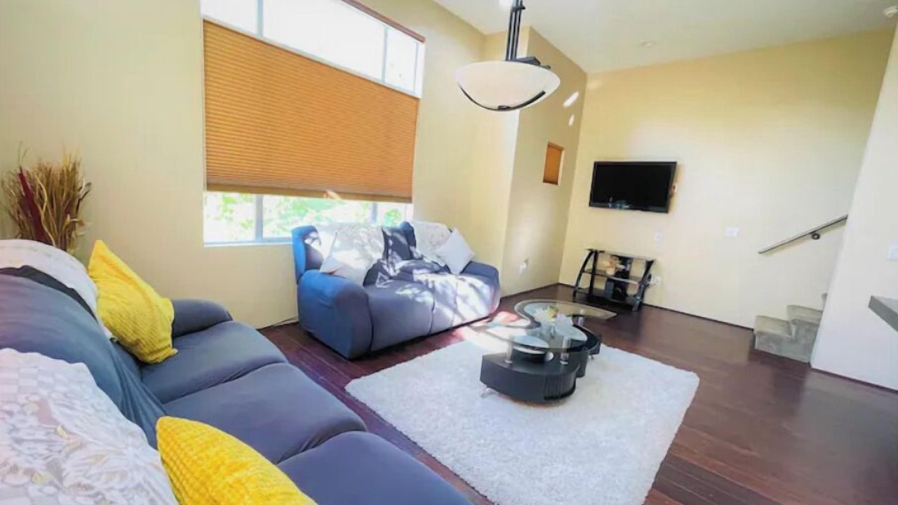 Photo of Livingroom in Downtown Sacramento