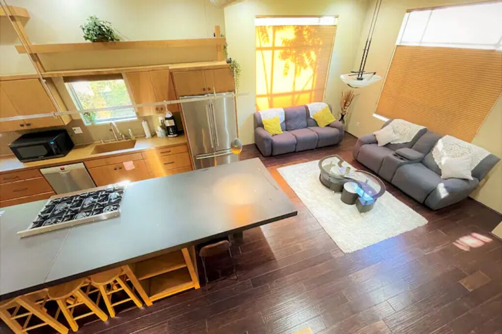 Photo of Livingroom in Downtown Sacramento