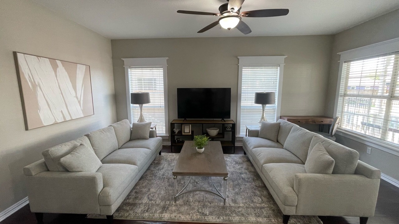 Photo of Livingroom in Houston Heights