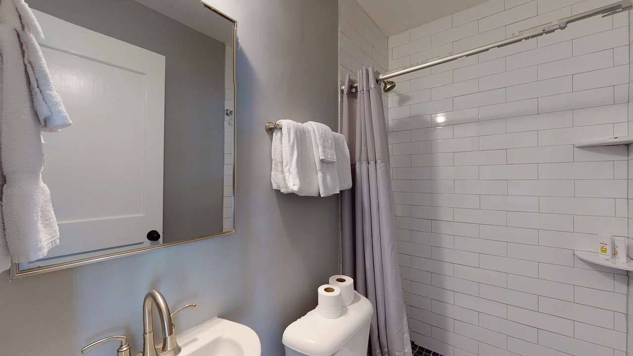 Photo of Bathroom in King City