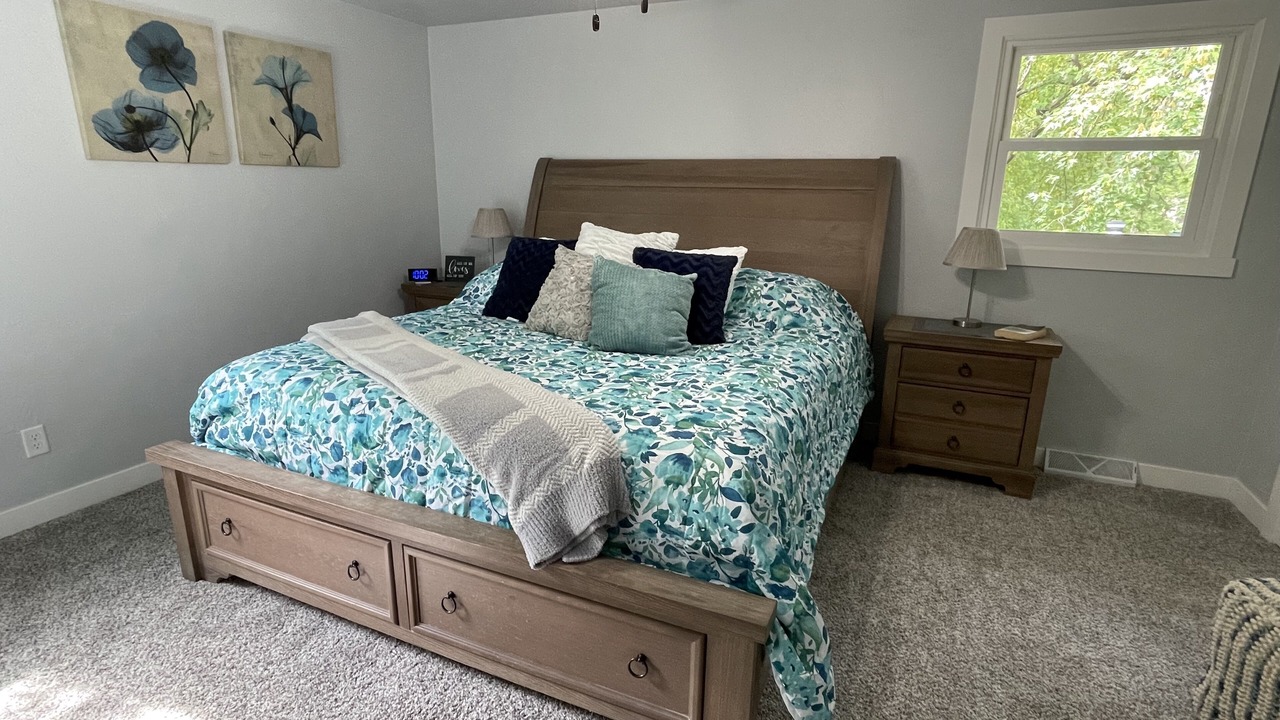 Photo of Bedroom in Ashwaubenon