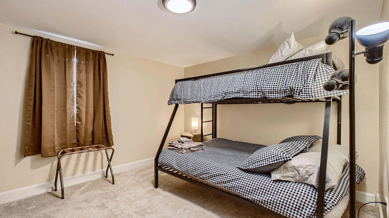 Photo of Bedroom in Lamar Heights Area