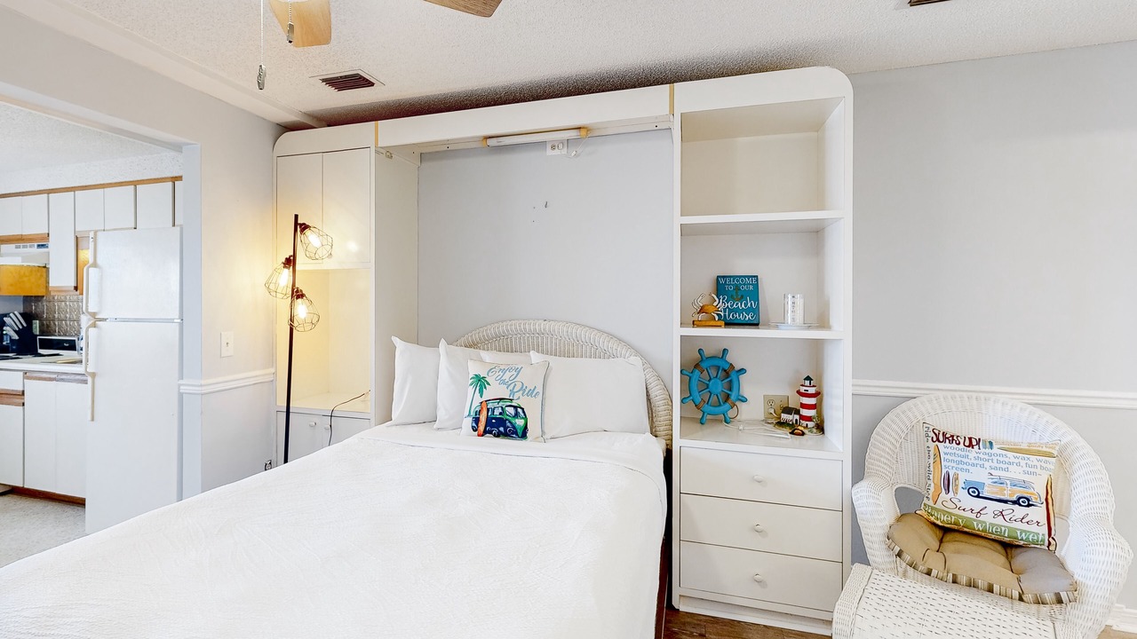 Photo of Bedroom in Gulf Lagoon Beach