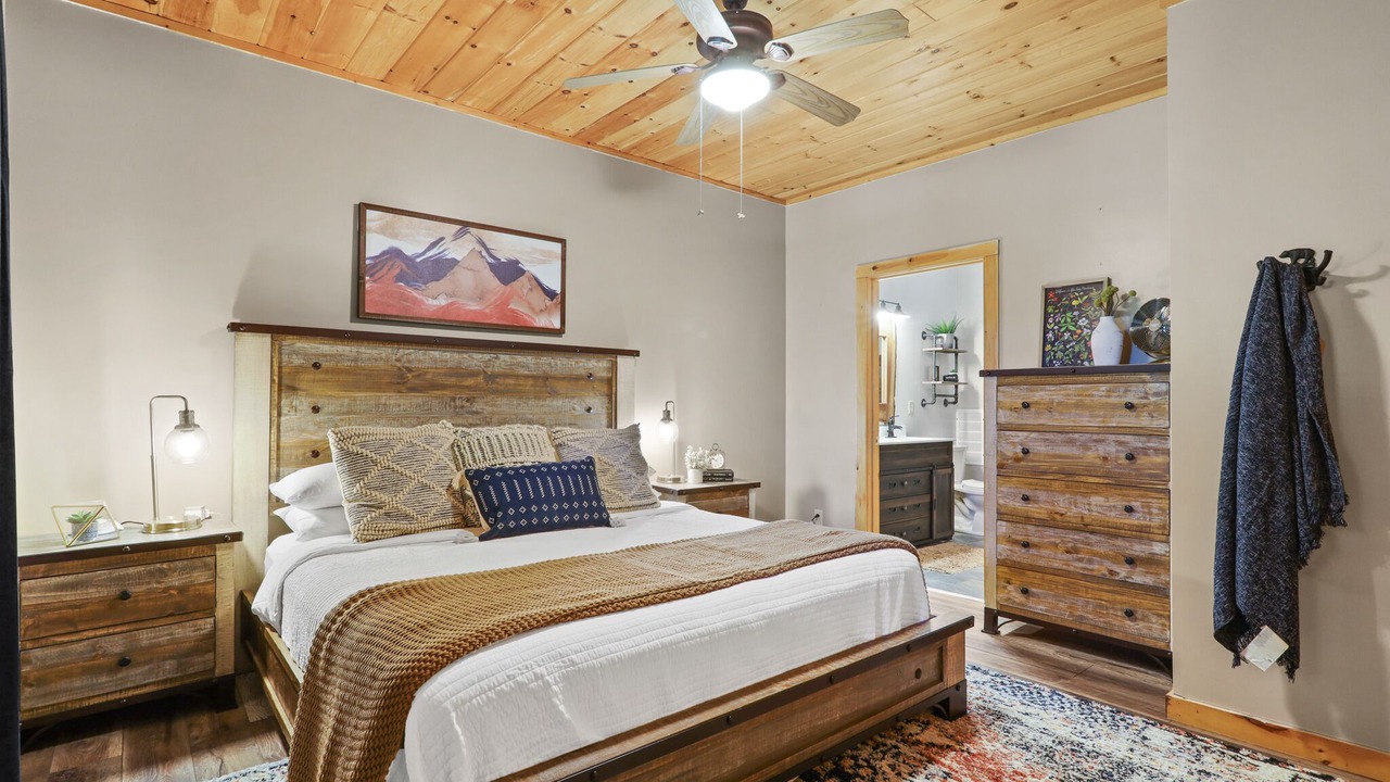Photo of Bedroom in Suches