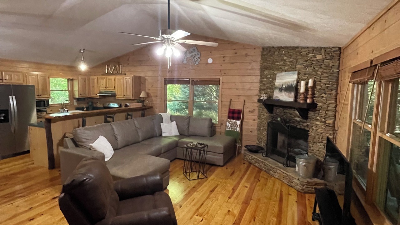 Photo of Livingroom in Ellijay