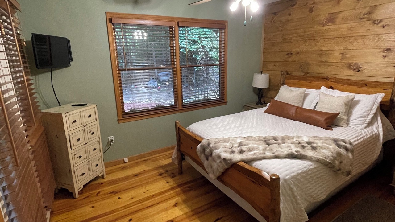 Photo of Bedroom in Ellijay