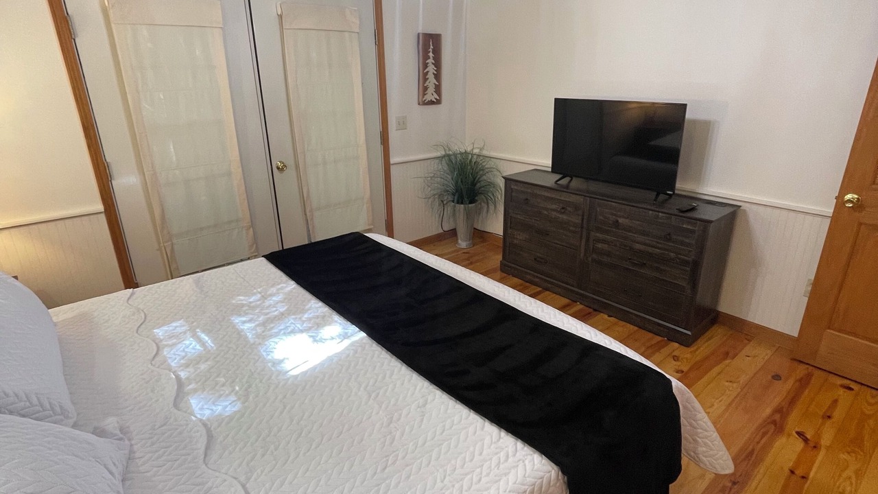 Photo of Bedroom in Ellijay