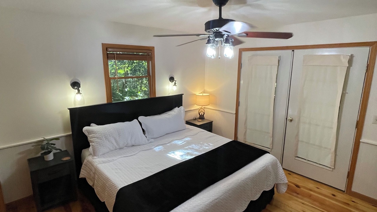 Photo of Bedroom in Ellijay