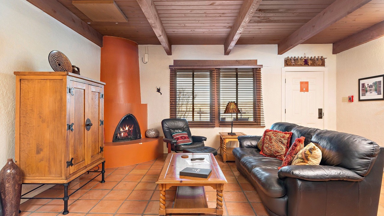 Photo of Livingroom in Northeast Santa Fe