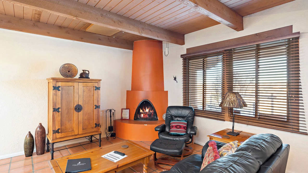 Photo of Livingroom in Northeast Santa Fe
