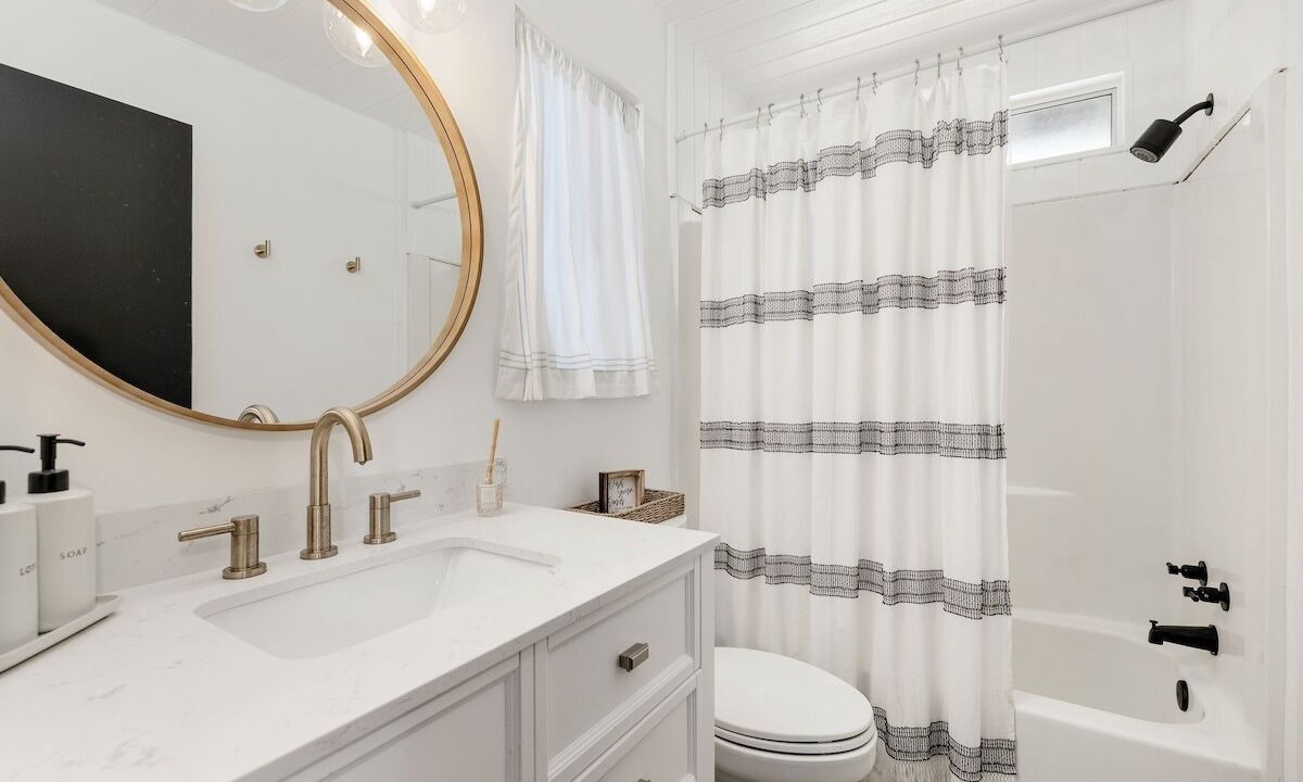 Photo of Bathroom in Whispering Forest
