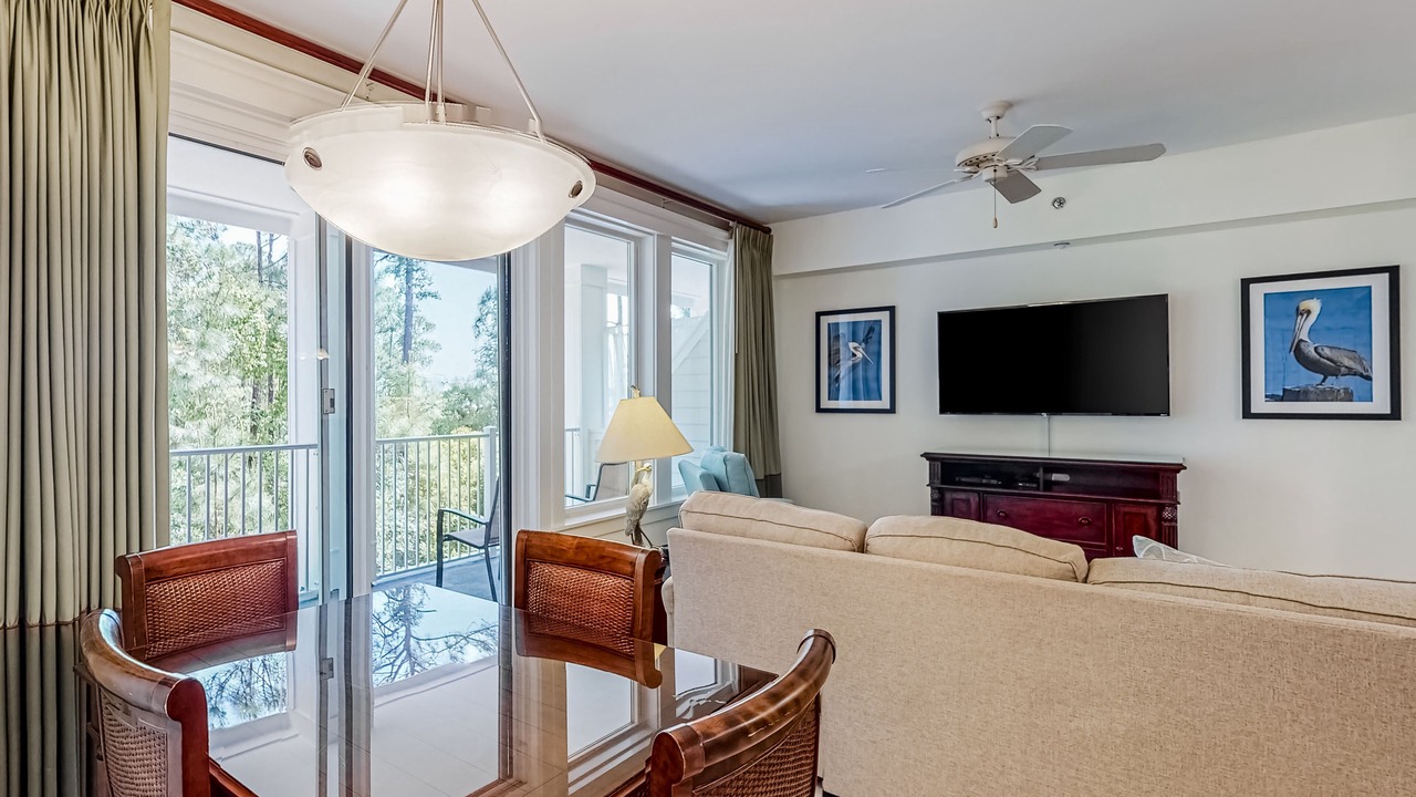Photo of Livingroom in Baytowne Wharf