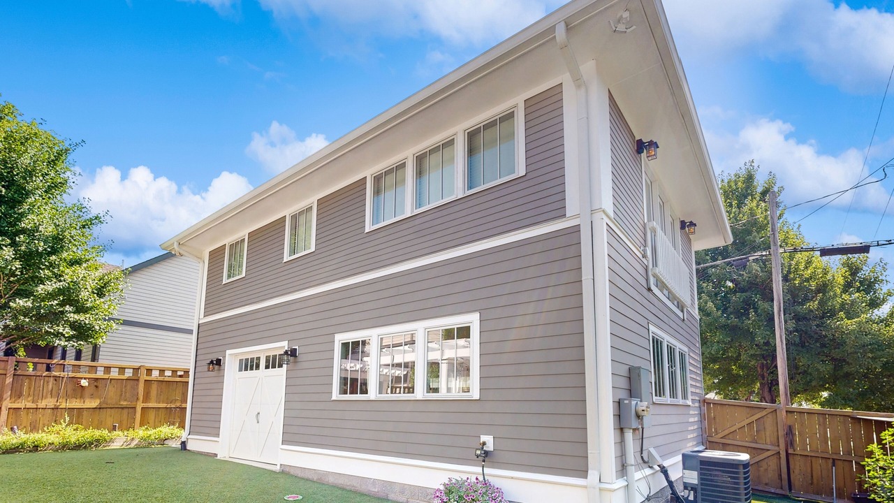 Photo of Outdoor in Belmont - Hillsboro