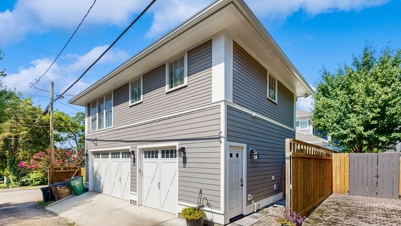 Photo of Outdoor in Belmont - Hillsboro