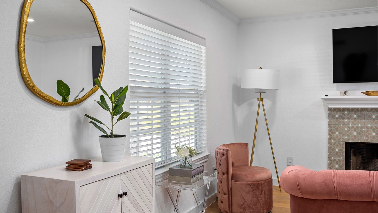 Photo of Livingroom in Apache Shores