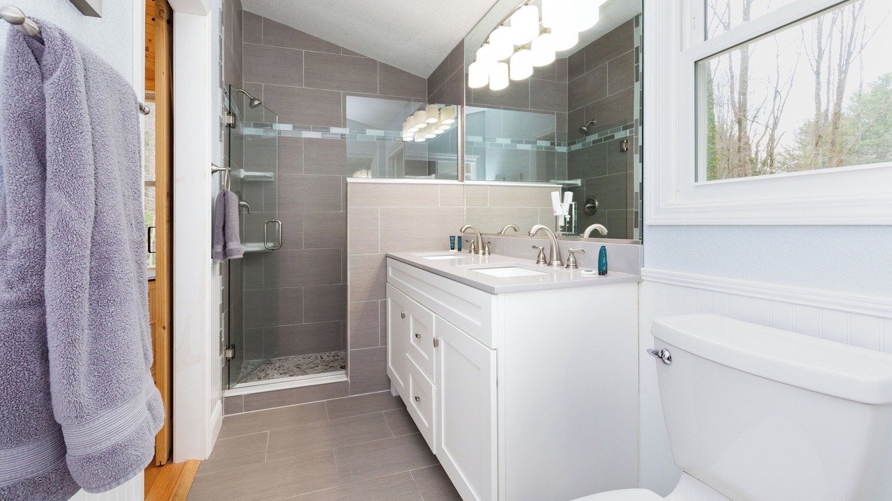 Photo of Bathroom in Clyde