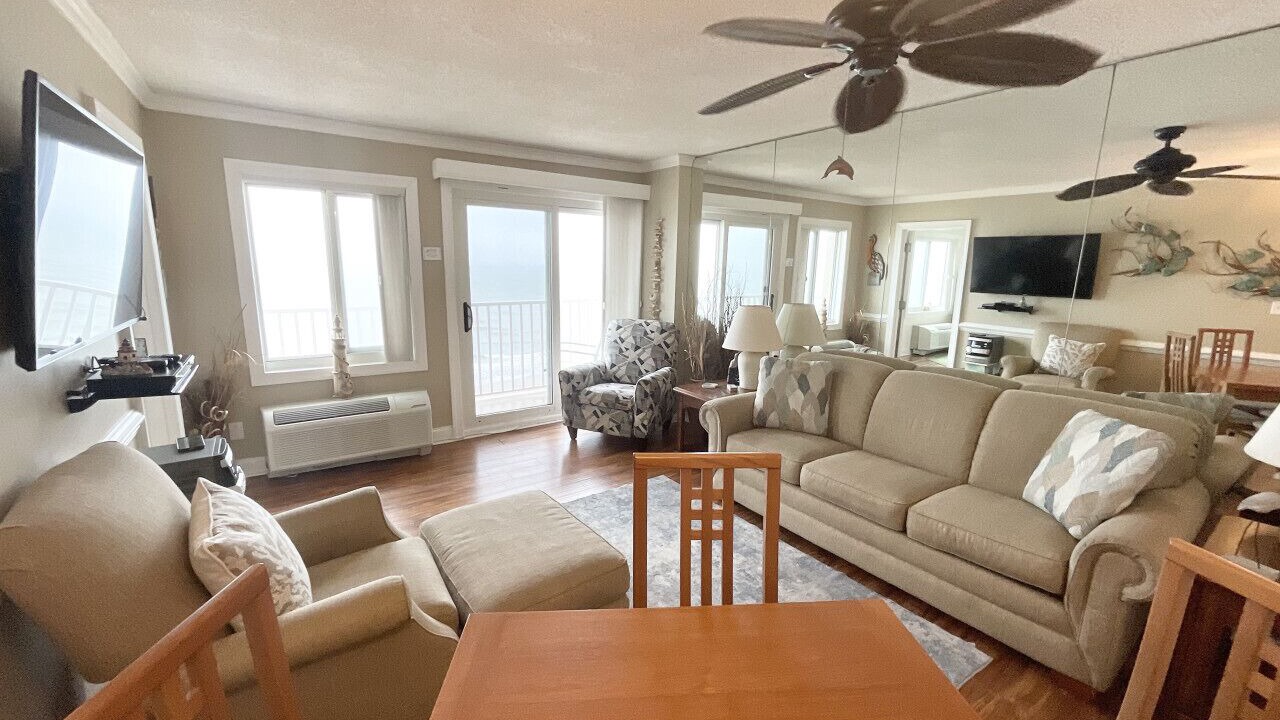 Photo of Livingroom in Northeast Virginia Beach