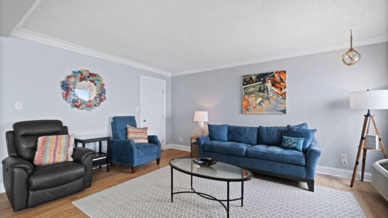 Photo of Livingroom in Northeast Virginia Beach