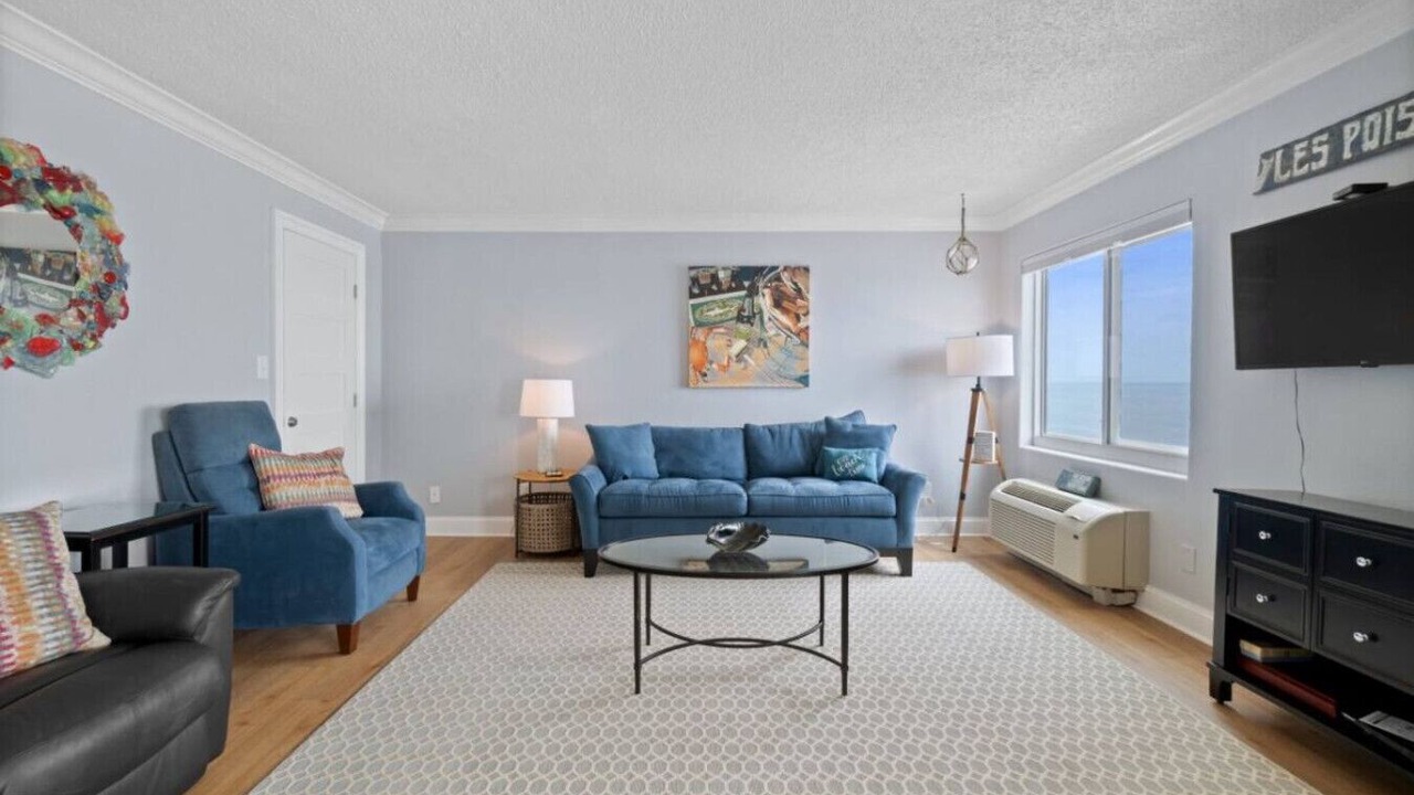 Photo of Livingroom in Northeast Virginia Beach