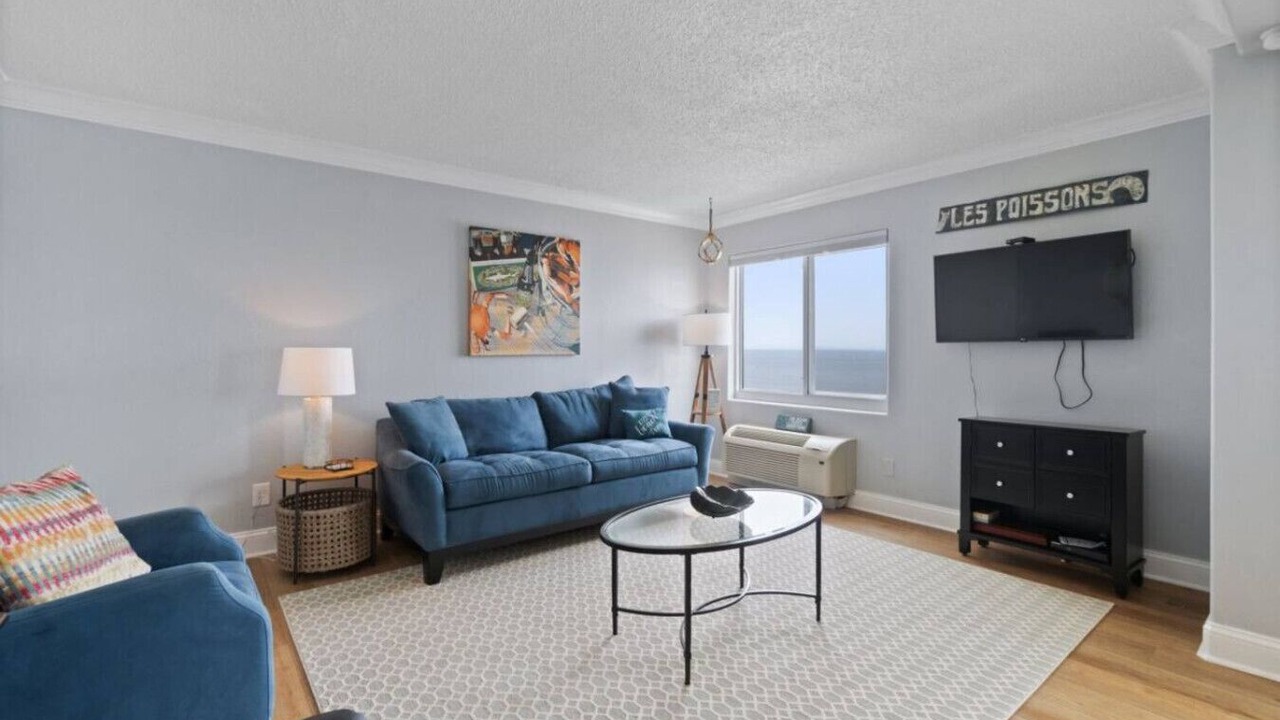 Photo of Livingroom in Northeast Virginia Beach